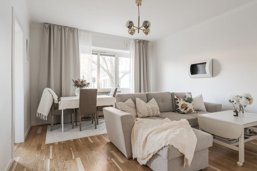 Bryggargatan 9A, Sandviken - Volledig gerenoveerd en stijlvol 1,5-kamerappartement met balkon op zonnige westelijke ligging, midden in het centrum.